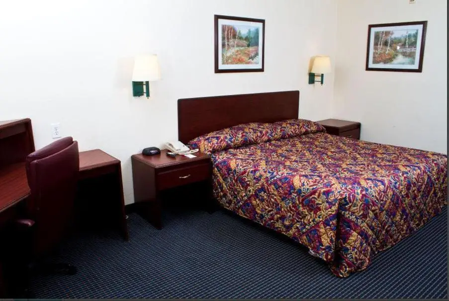 Country Hearth Inn-Union City 9